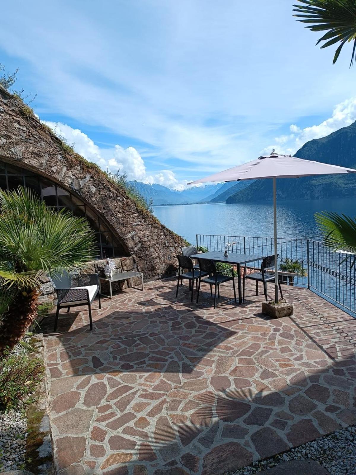 Studio Zu - Lakeside Apartment Riva di Solto Eksteriør billede