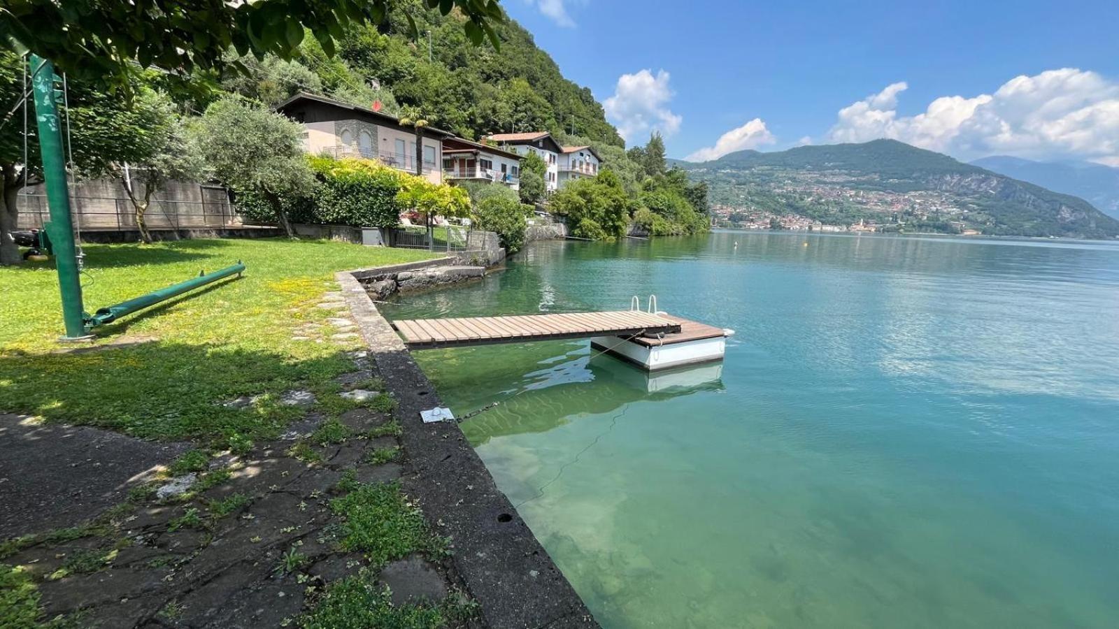 Studio Zu - Lakeside Apartment Riva di Solto Eksteriør billede